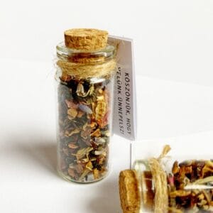 kézműves teák üvegcsében, esküvői köszönőajándék környezetbarát köszönőajándék