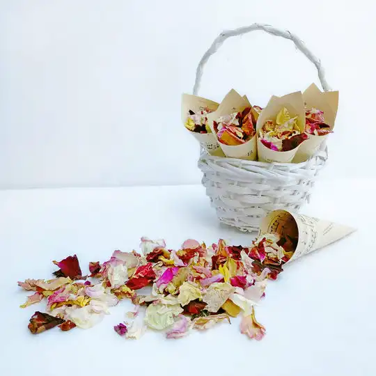 SZÁRÍTOTT TARKA RÓZSASZIRMOK 9 Tarka szirom sziromszóráshoz