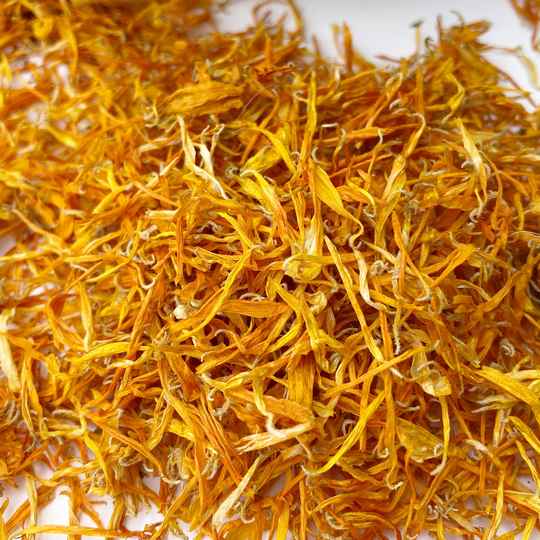 természetes esküvői konfetti, szárított szirom, esküvői szirom, konfetti szórás