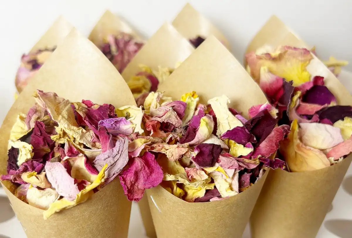 Lilás rózsakonfetti